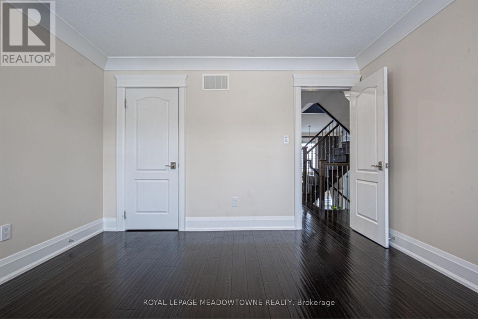 












729 WETTLAUFER TERRACE

,
Milton,




Ontario
L9T8M8

