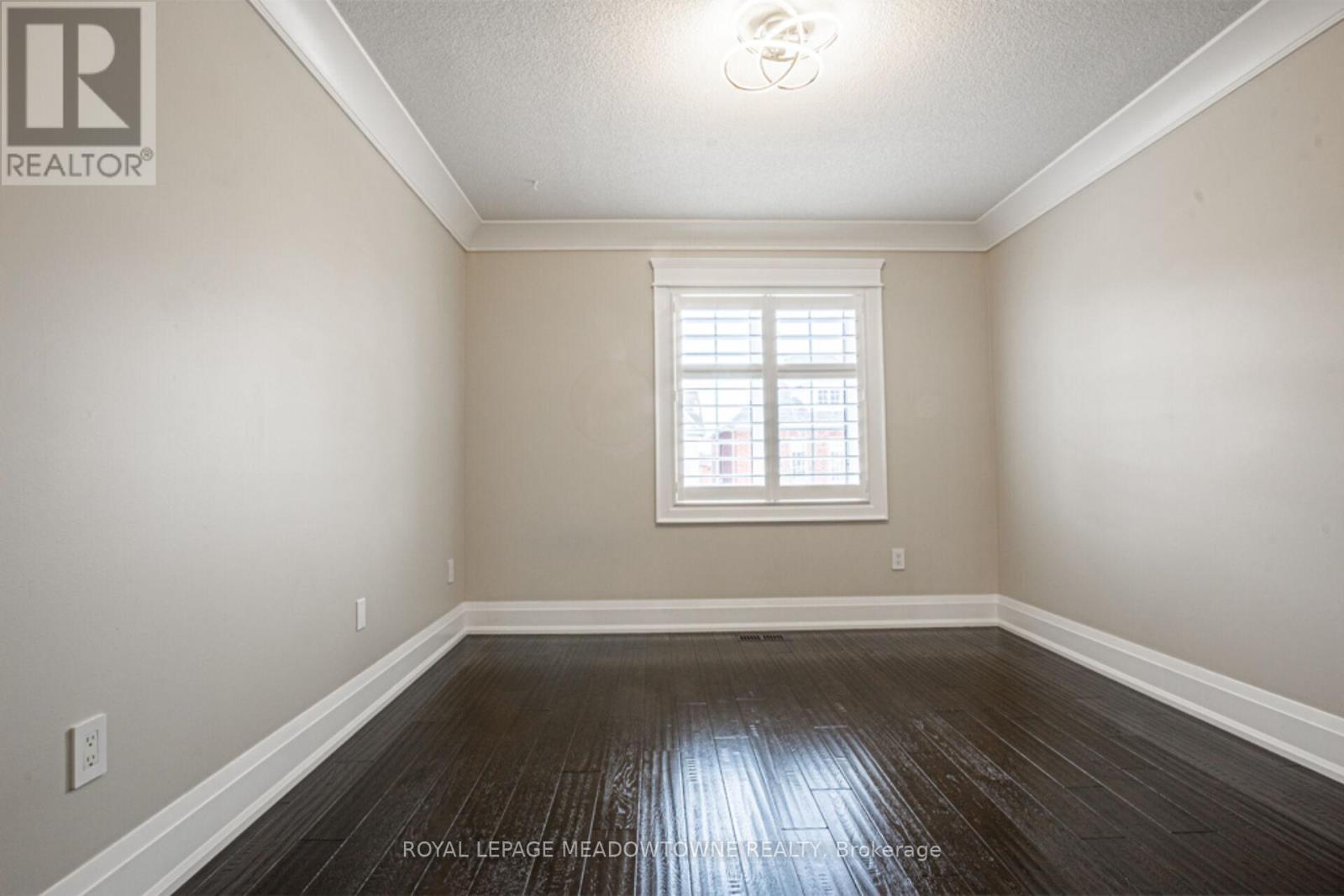 












729 WETTLAUFER TERRACE

,
Milton,




Ontario
L9T8M8

