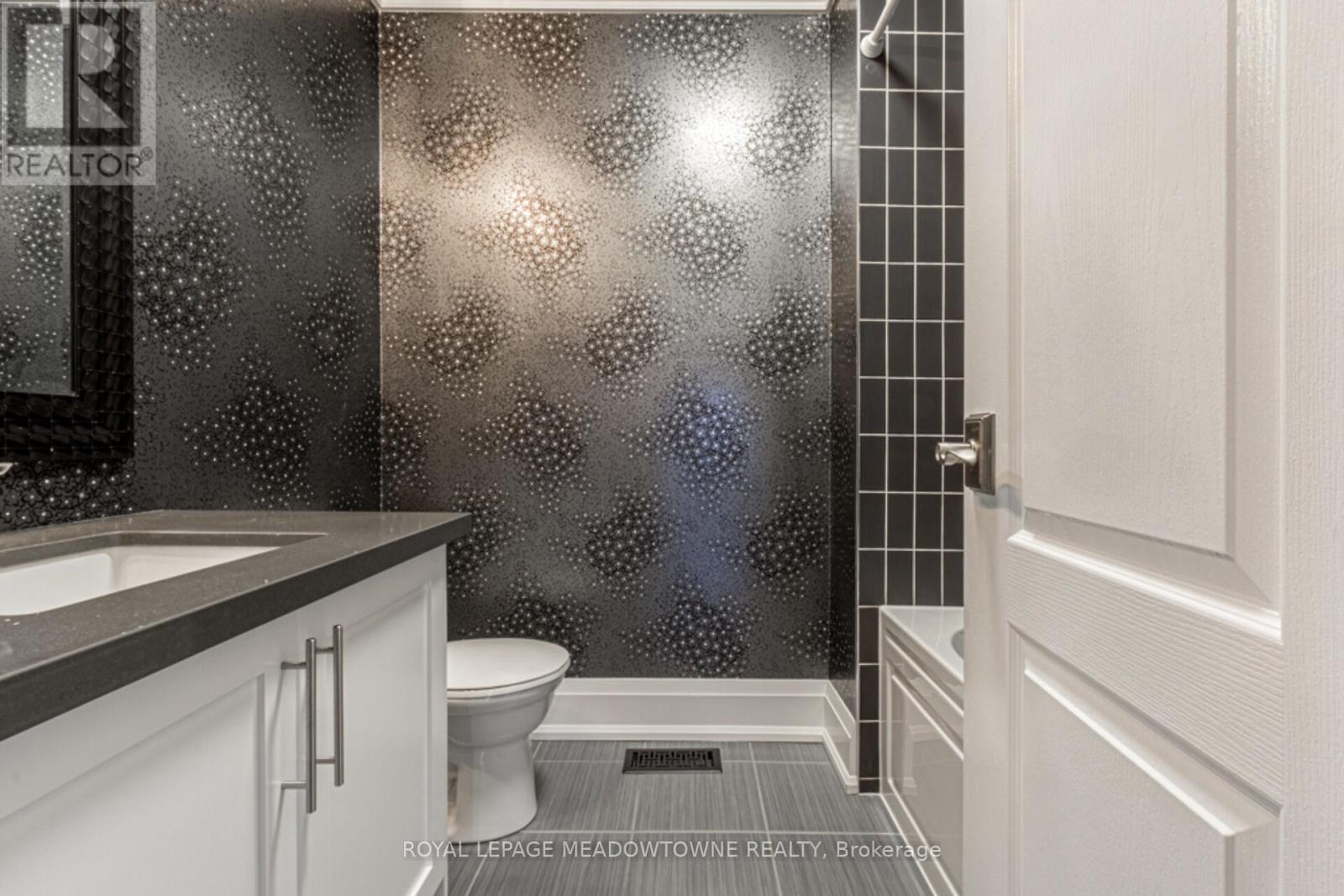 












729 WETTLAUFER TERRACE

,
Milton,




Ontario
L9T8M8


