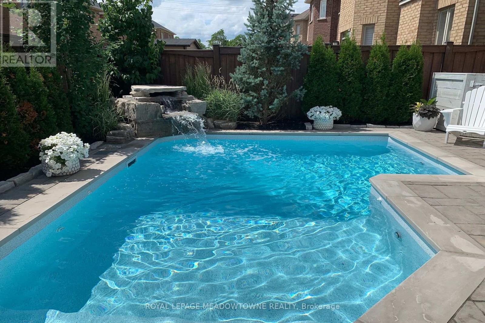 












729 WETTLAUFER TERRACE

,
Milton,




Ontario
L9T8M8

