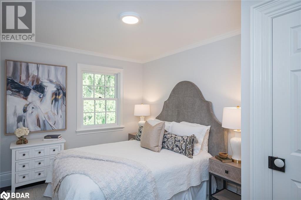 












49 JAMES Street

,
Milton,




Ontario
L9T2P5

