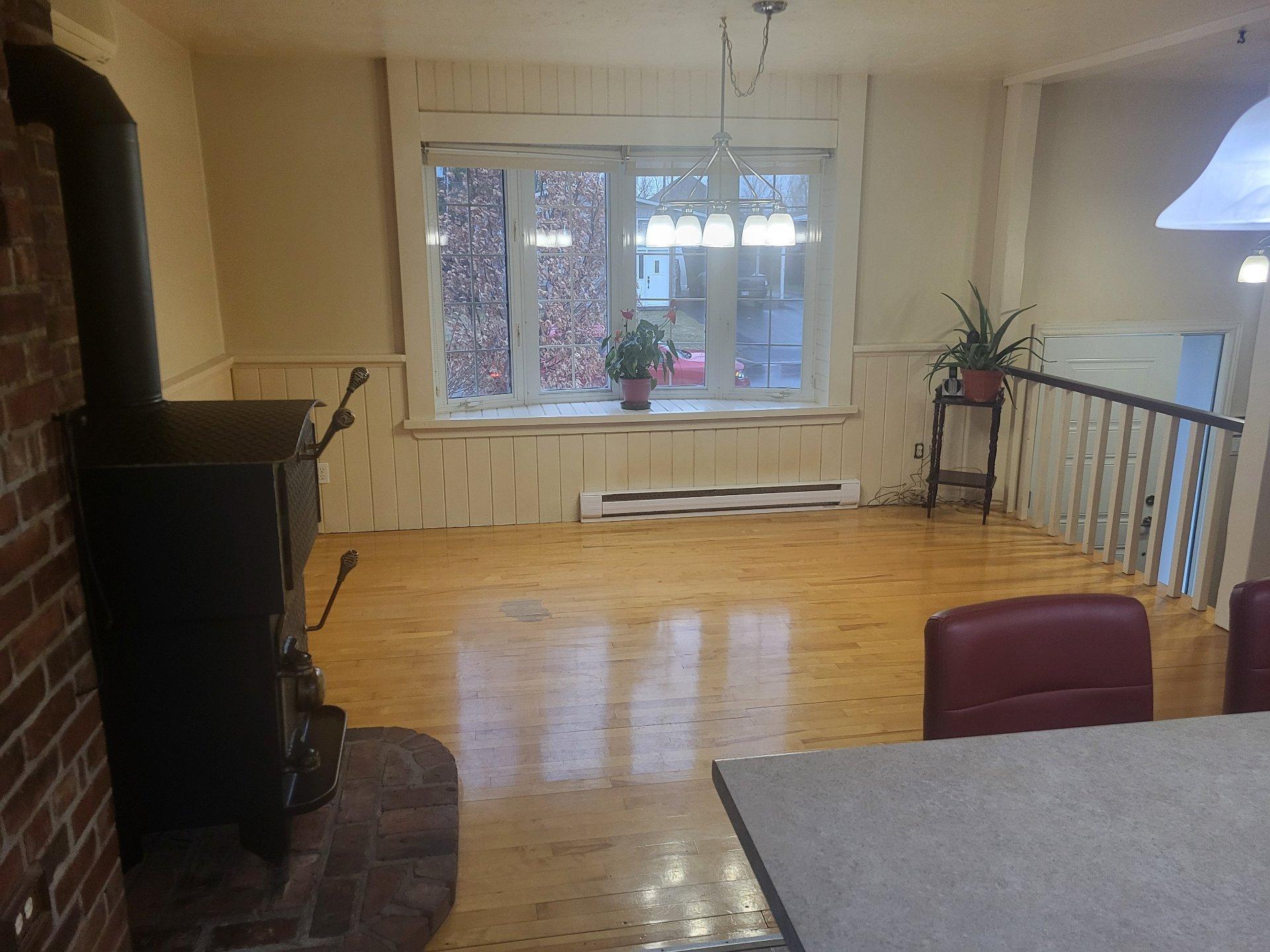 









345


Rue Gravel

,
Sainte-Catherine,




QC
J5C1M3


