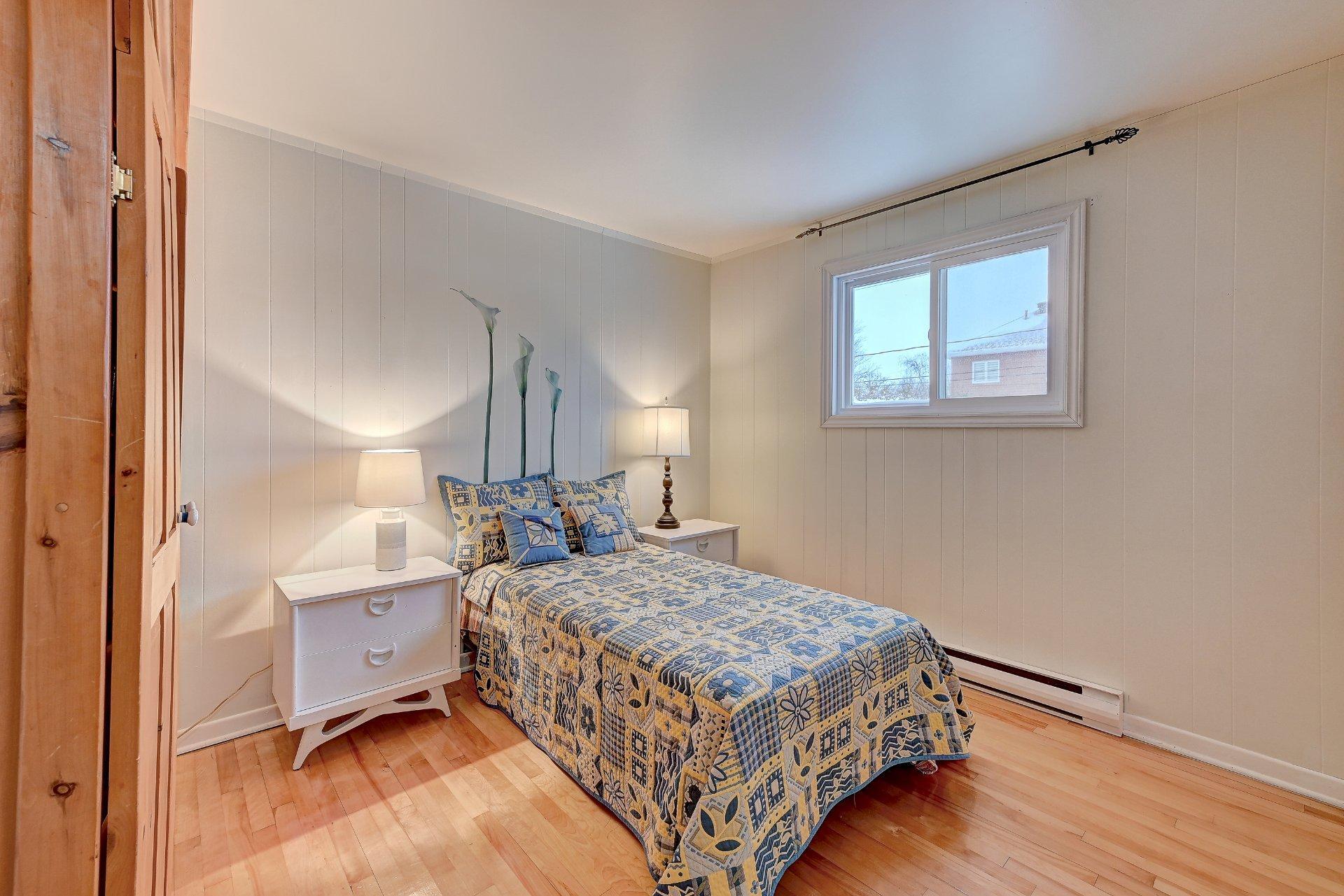 









345


Rue Gravel

,
Sainte-Catherine,




QC
J5C1M3

