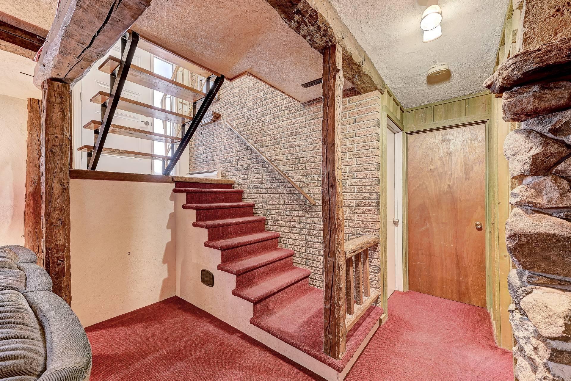 









345


Rue Gravel

,
Sainte-Catherine,




QC
J5C1M3

