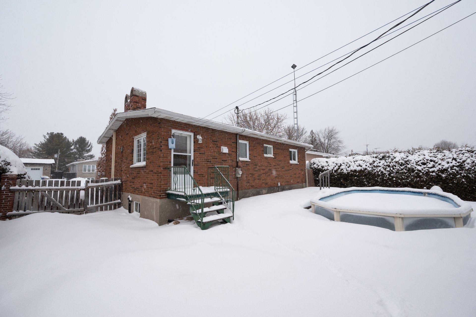 









345


Rue Gravel

,
Sainte-Catherine,




QC
J5C1M3

