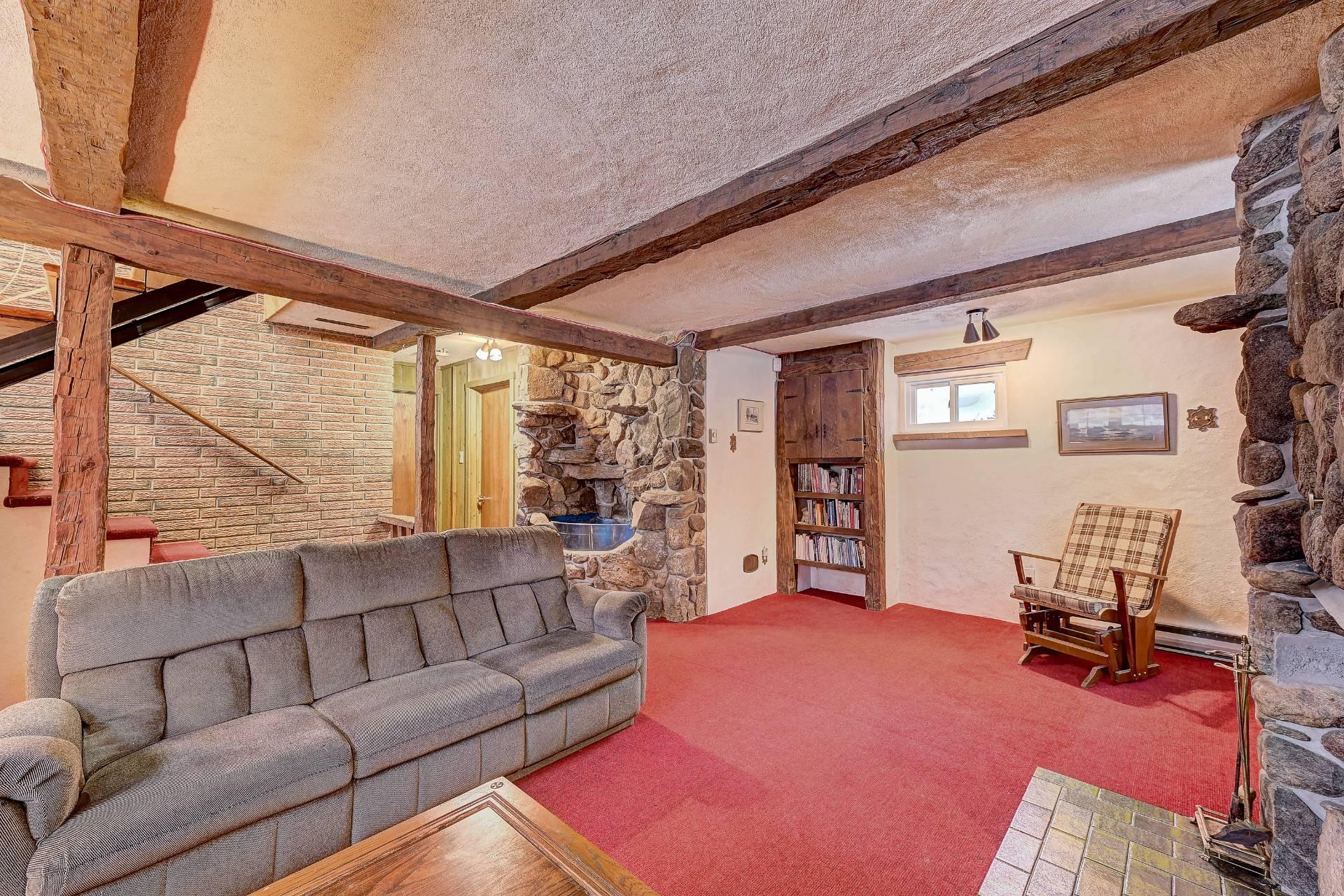 









345


Rue Gravel

,
Sainte-Catherine,




QC
J5C1M3

