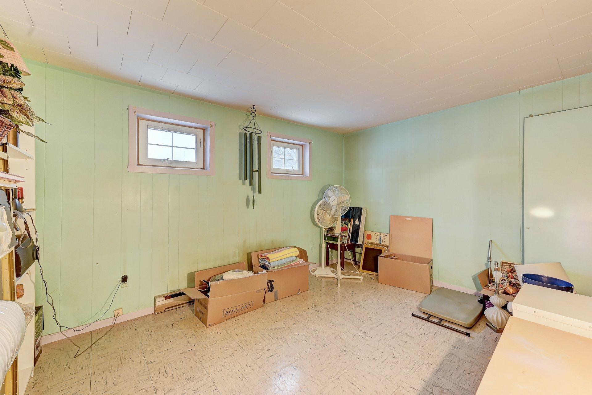 









345


Rue Gravel

,
Sainte-Catherine,




QC
J5C1M3

