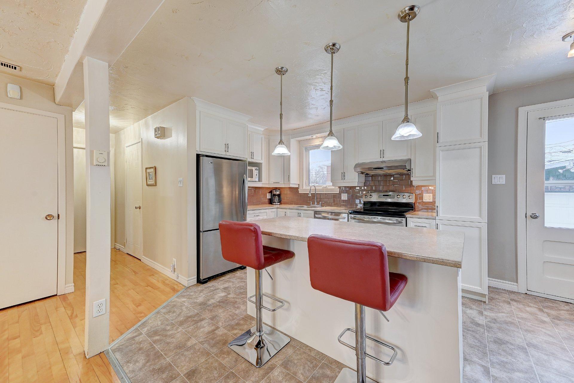 









345


Rue Gravel

,
Sainte-Catherine,




QC
J5C1M3

