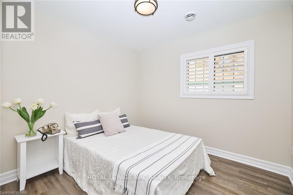 












38 LINCOLN ROAD E

,
Fort Erie (Crystal Beach),




Ontario
L0S1B0

