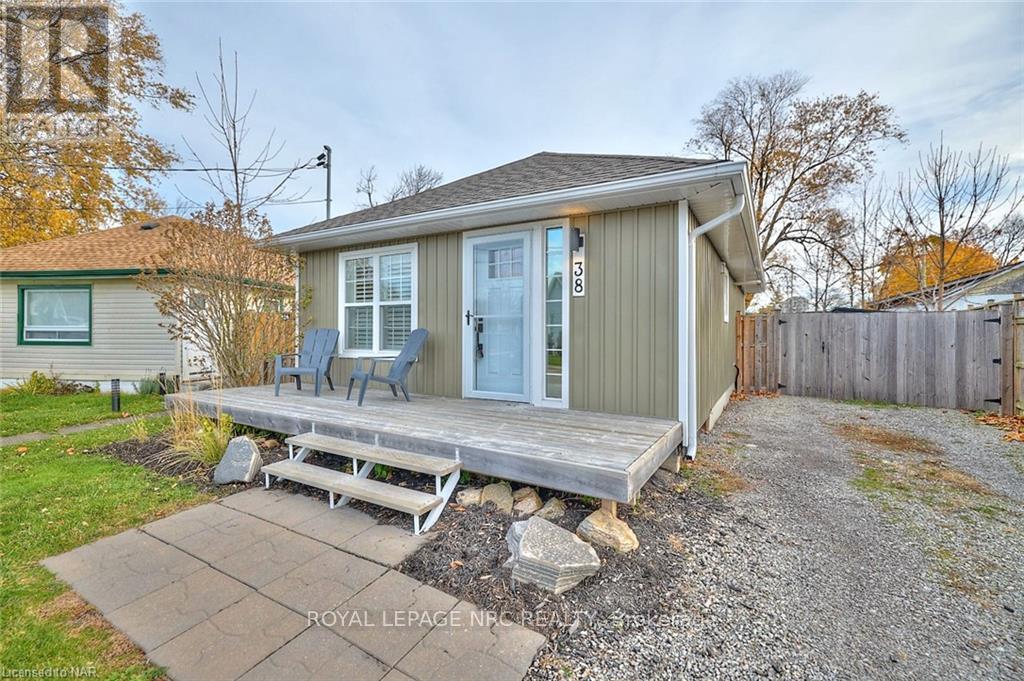 












38 LINCOLN ROAD E

,
Fort Erie (Crystal Beach),




Ontario
L0S1B0

