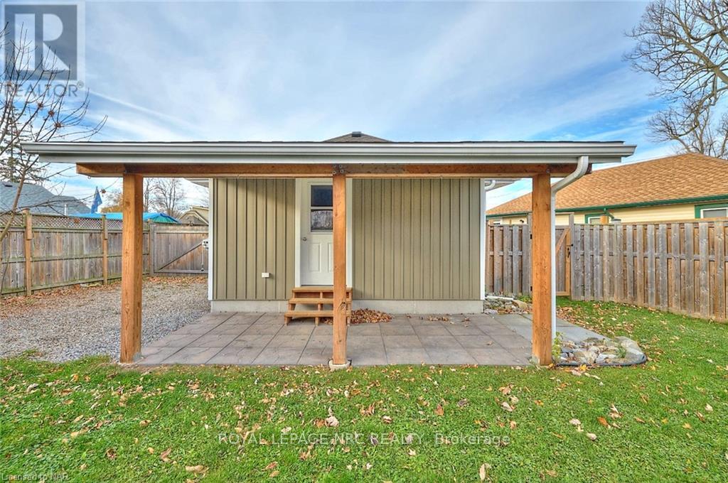 












38 LINCOLN ROAD E

,
Fort Erie (Crystal Beach),




Ontario
L0S1B0

