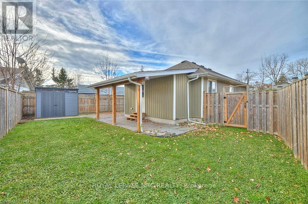 












38 LINCOLN ROAD E

,
Fort Erie (Crystal Beach),




Ontario
L0S1B0

