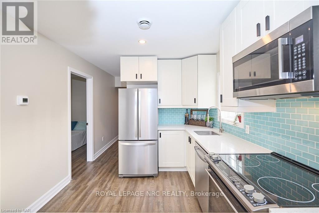 












38 LINCOLN ROAD E

,
Fort Erie (Crystal Beach),




Ontario
L0S1B0

