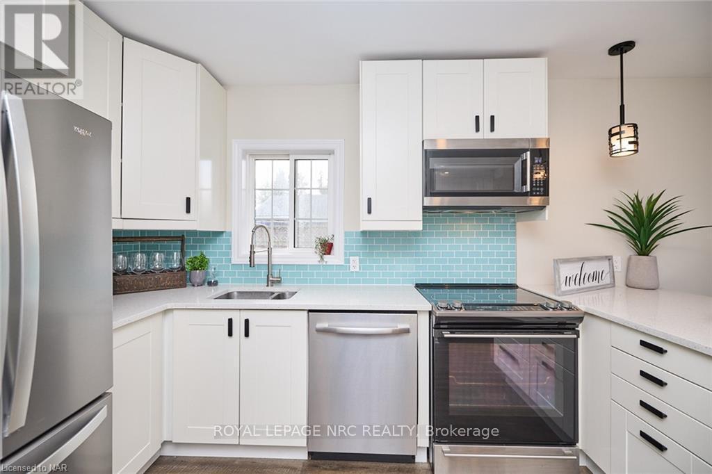 












38 LINCOLN ROAD E

,
Fort Erie (Crystal Beach),




Ontario
L0S1B0

