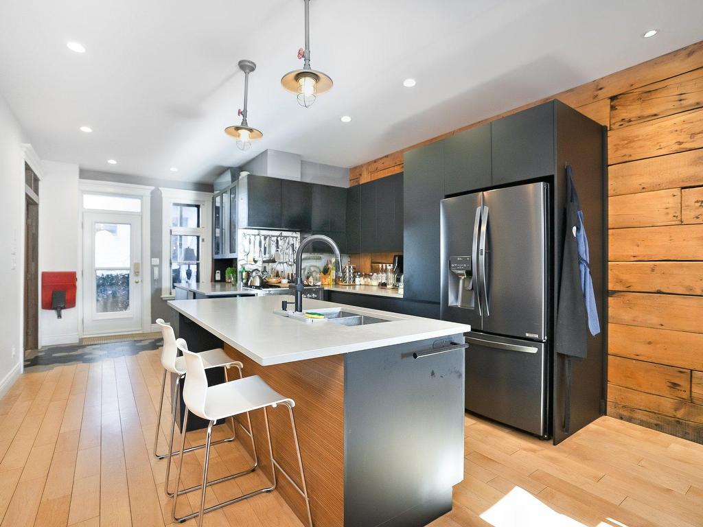 









5283

 - 5287


Rue Berri

,
Montréal (Le Plateau-Mont-Royal),




QC
H2J2S7

