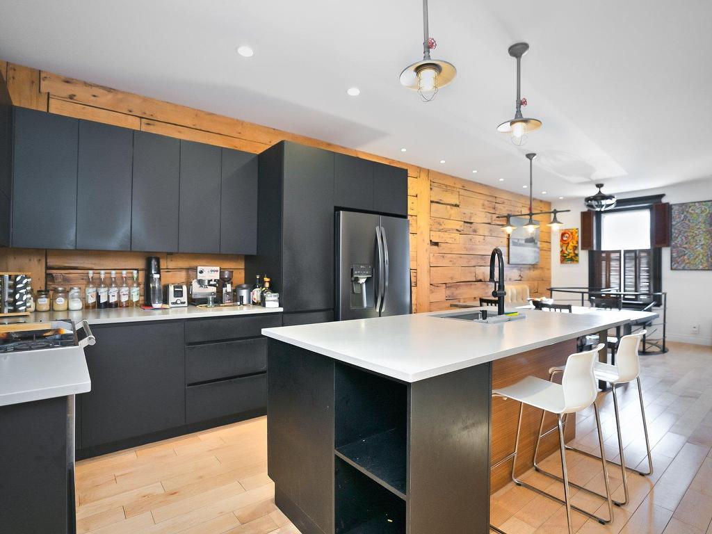 









5283

 - 5287


Rue Berri

,
Montréal (Le Plateau-Mont-Royal),




QC
H2J2S7

