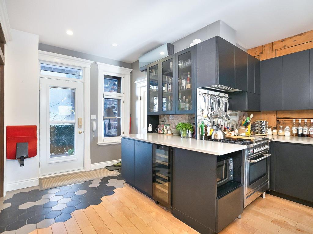 









5283

 - 5287


Rue Berri

,
Montréal (Le Plateau-Mont-Royal),




QC
H2J2S7

