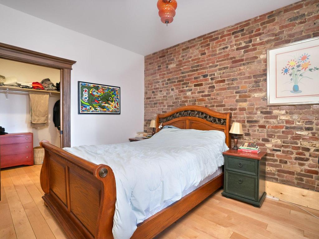 









5283

 - 5287


Rue Berri

,
Montréal (Le Plateau-Mont-Royal),




QC
H2J2S7

