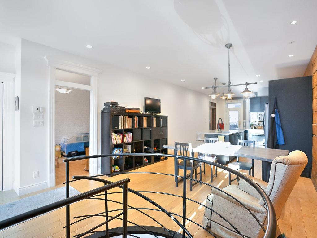 









5283

 - 5287


Rue Berri

,
Montréal (Le Plateau-Mont-Royal),




QC
H2J2S7

