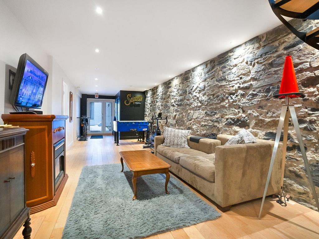 









5283

 - 5287


Rue Berri

,
Montréal (Le Plateau-Mont-Royal),




QC
H2J2S7

