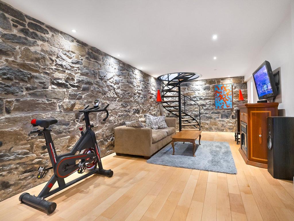 









5283

 - 5287


Rue Berri

,
Montréal (Le Plateau-Mont-Royal),




QC
H2J2S7

