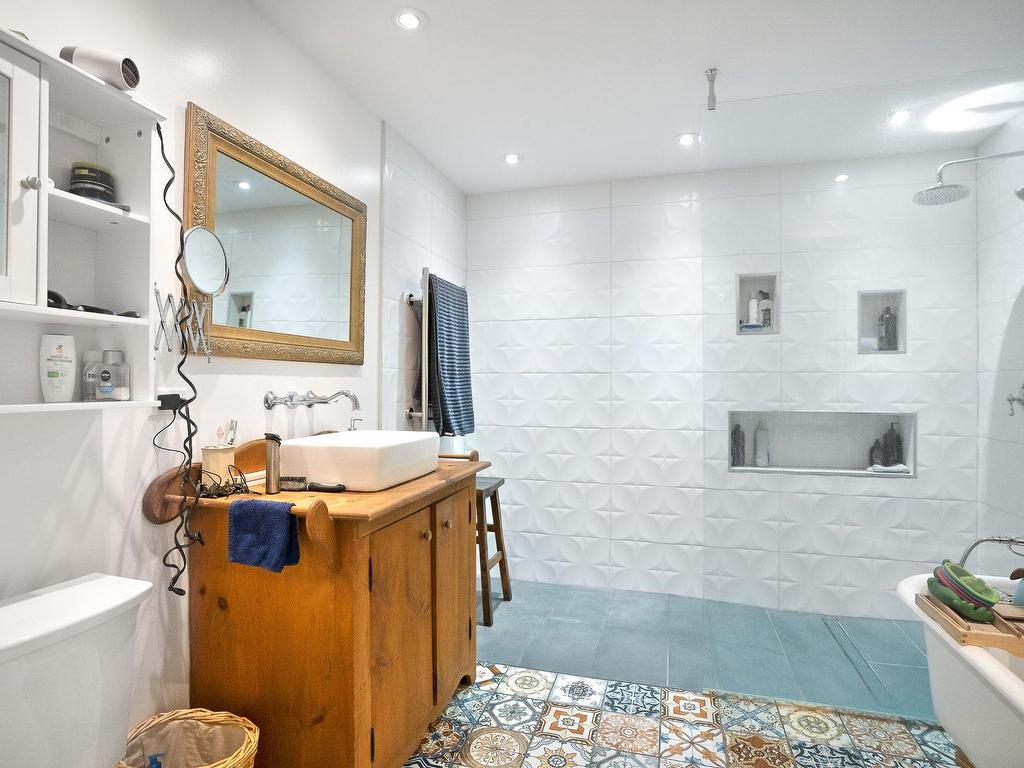









5283

 - 5287


Rue Berri

,
Montréal (Le Plateau-Mont-Royal),




QC
H2J2S7

