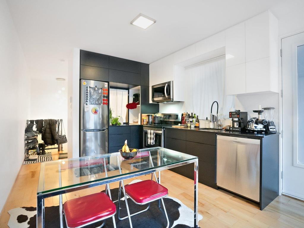 









5283

 - 5287


Rue Berri

,
Montréal (Le Plateau-Mont-Royal),




QC
H2J2S7


