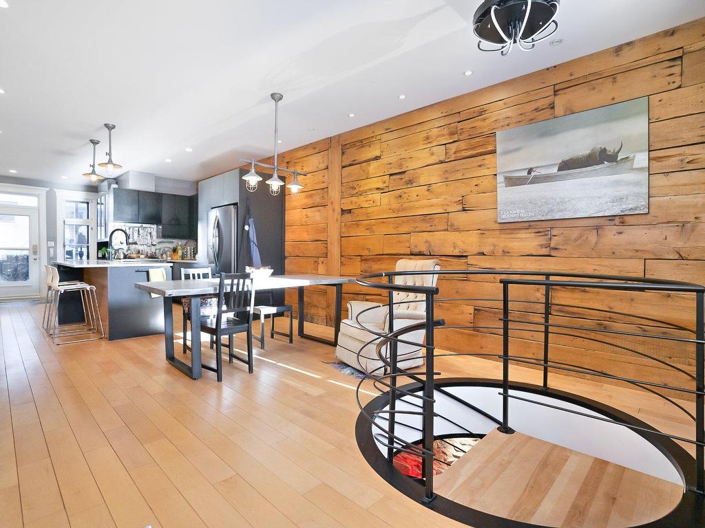 









5283

 - 5287


Rue Berri

,
Montréal (Le Plateau-Mont-Royal),




QC
H2J2S7

