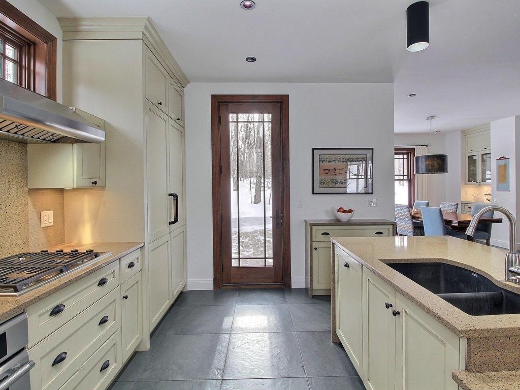 









82


Rue Meunier

,
Eastman,




QC
J0E1P0

