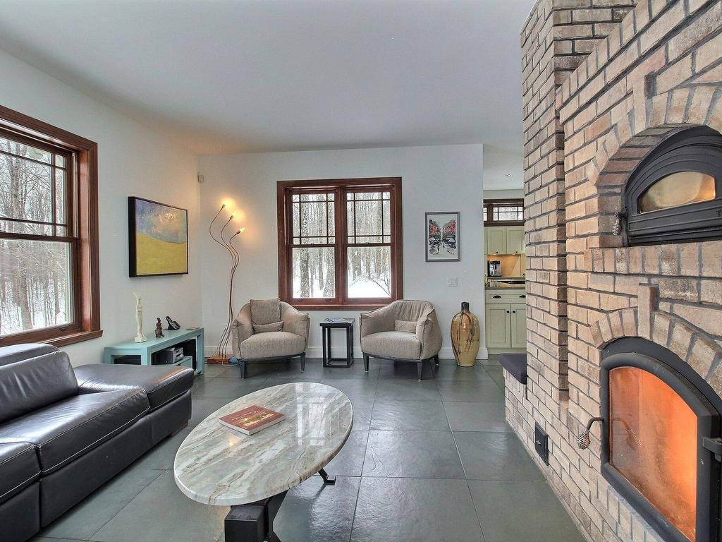 









82


Rue Meunier

,
Eastman,




QC
J0E1P0

