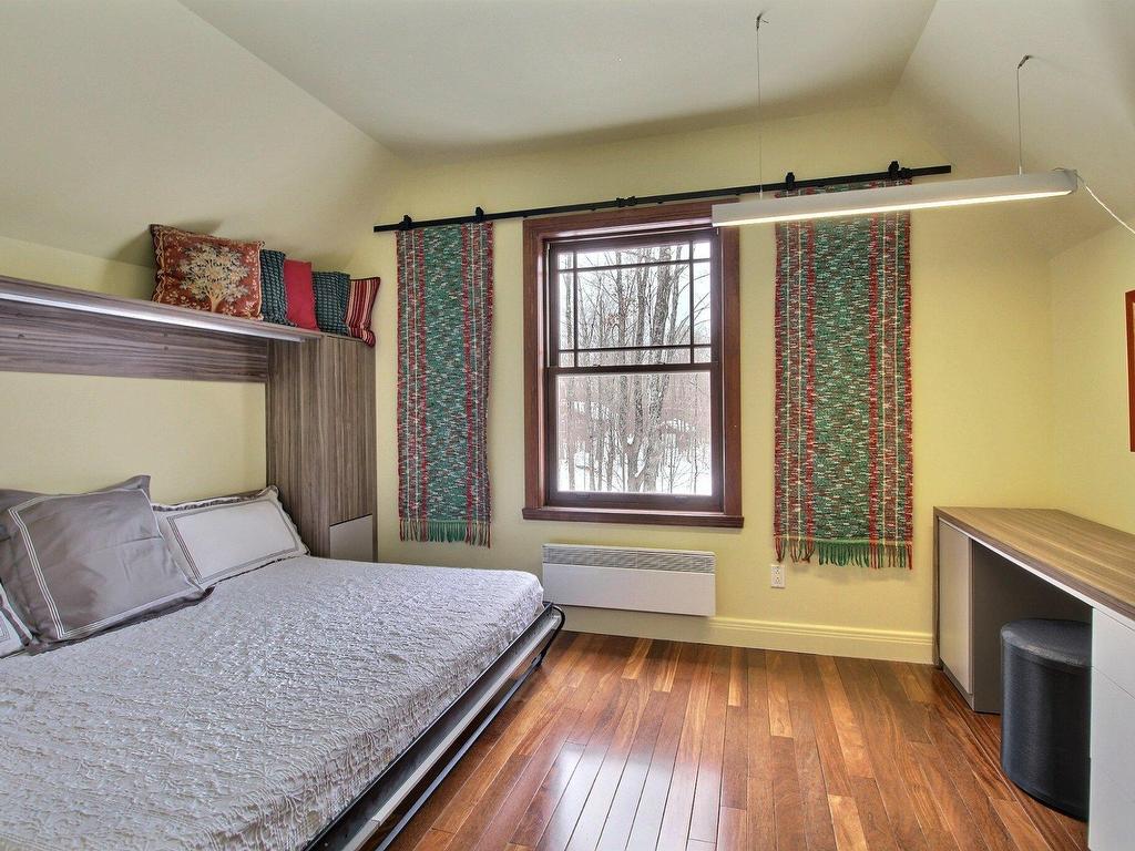 









82


Rue Meunier

,
Eastman,




QC
J0E1P0

