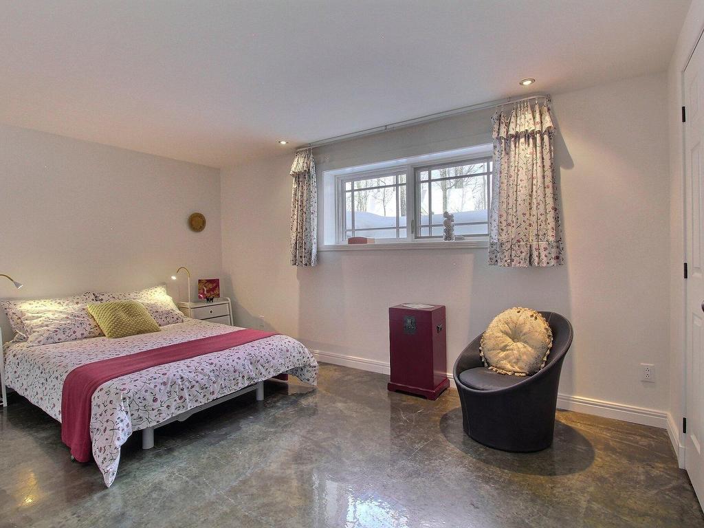 









82


Rue Meunier

,
Eastman,




QC
J0E1P0

