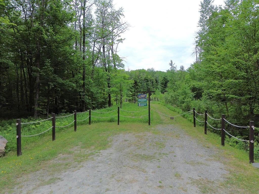 









82


Rue Meunier

,
Eastman,




QC
J0E1P0

