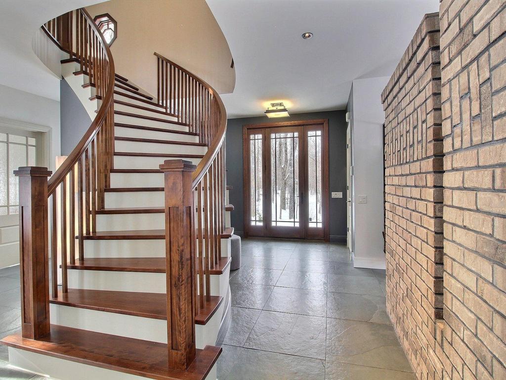 









82


Rue Meunier

,
Eastman,




QC
J0E1P0

