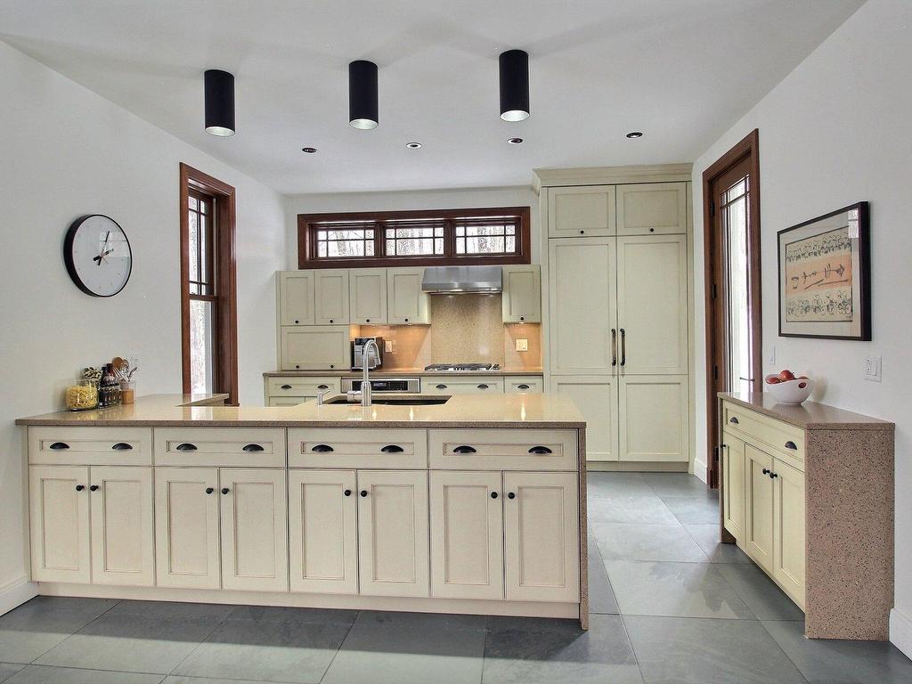









82


Rue Meunier

,
Eastman,




QC
J0E1P0

