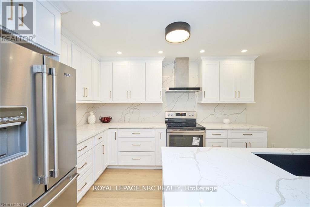 












76 LORETTA DRIVE

,
Niagara-on-the-Lake (Virgil),




Ontario
L0S1T0

