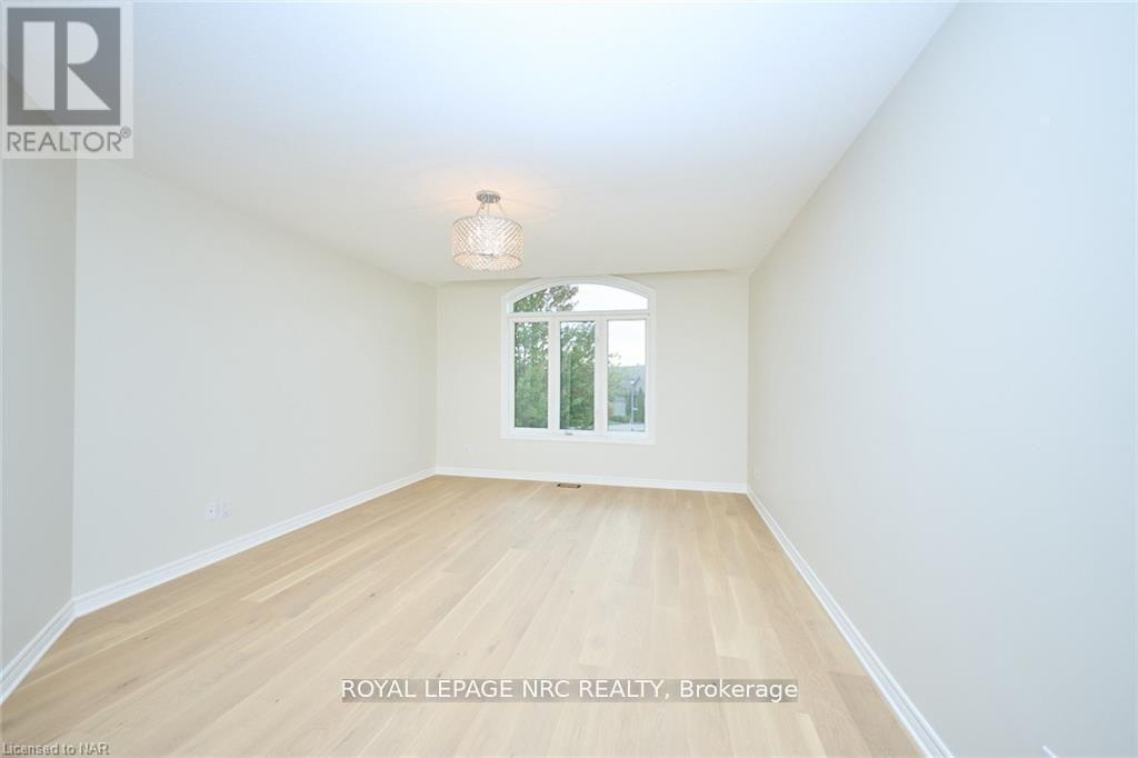 












76 LORETTA DRIVE

,
Niagara-on-the-Lake (Virgil),




Ontario
L0S1T0

