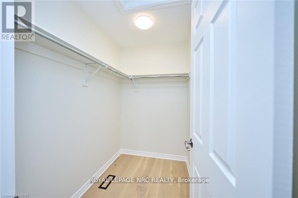 












76 LORETTA DRIVE

,
Niagara-on-the-Lake (Virgil),




Ontario
L0S1T0

