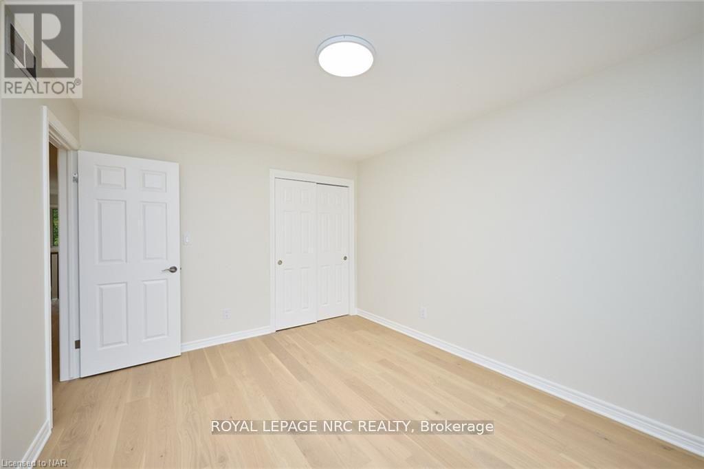 












76 LORETTA DRIVE

,
Niagara-on-the-Lake (Virgil),




Ontario
L0S1T0

