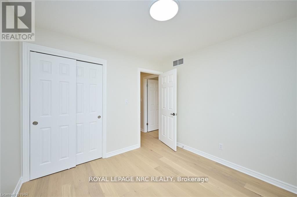 












76 LORETTA DRIVE

,
Niagara-on-the-Lake (Virgil),




Ontario
L0S1T0

