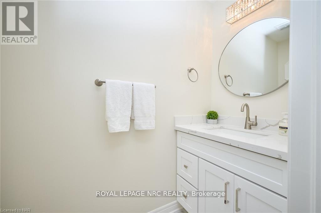 












76 LORETTA DRIVE

,
Niagara-on-the-Lake (Virgil),




Ontario
L0S1T0


