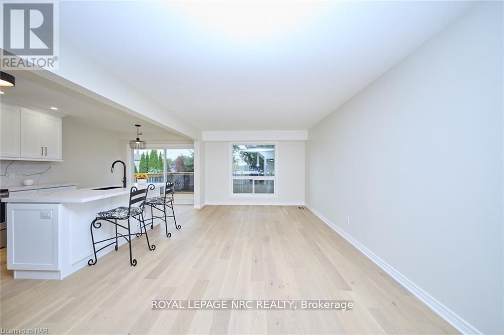 












76 LORETTA DRIVE

,
Niagara-on-the-Lake (Virgil),




Ontario
L0S1T0

