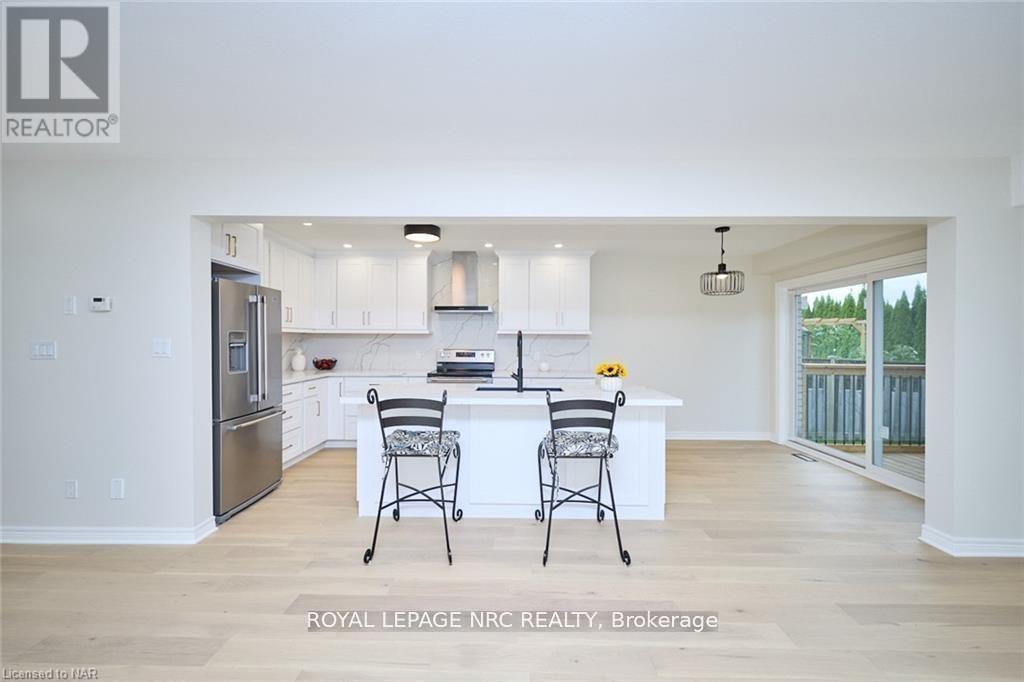 












76 LORETTA DRIVE

,
Niagara-on-the-Lake (Virgil),




Ontario
L0S1T0

