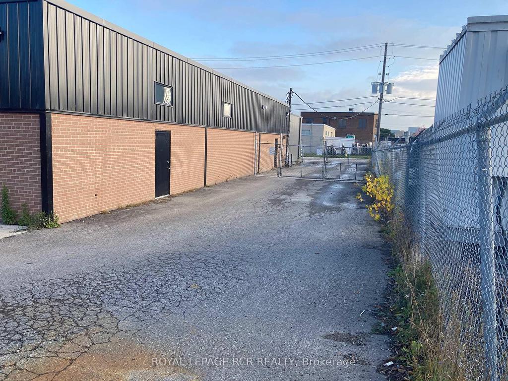 









26


Airview

Road,
Toronto,




ON
M9W 4P2


