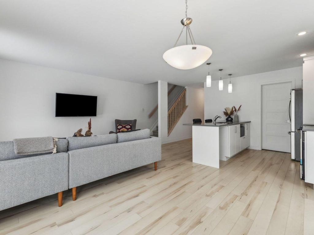 









217


Rue du Petit-Village

,
Gatineau (Masson-Angers),




QC
J8M1Z6

