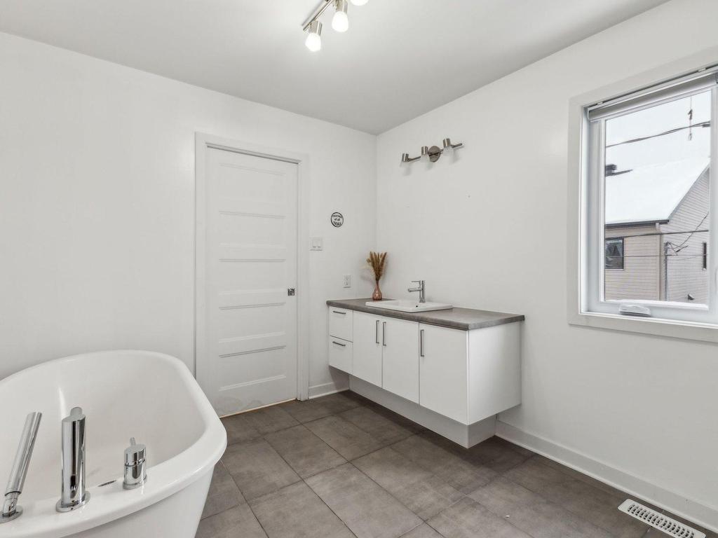 









217


Rue du Petit-Village

,
Gatineau (Masson-Angers),




QC
J8M1Z6

