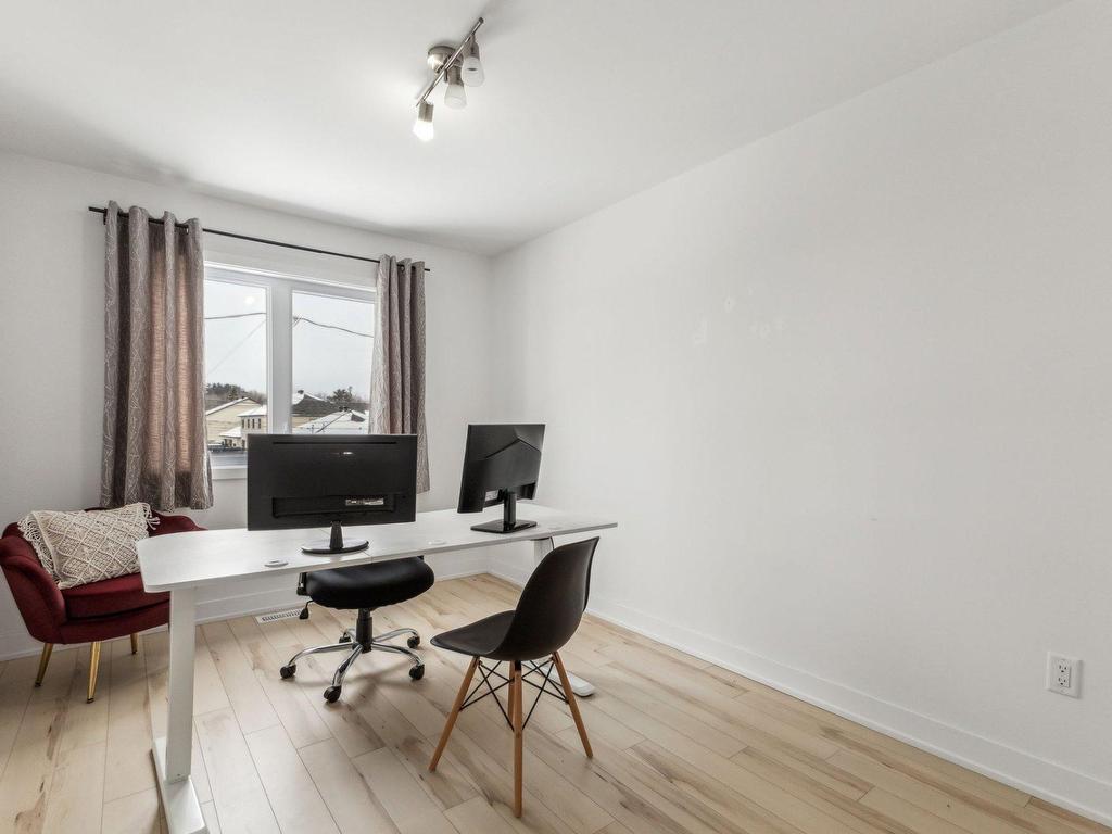 









217


Rue du Petit-Village

,
Gatineau (Masson-Angers),




QC
J8M1Z6

