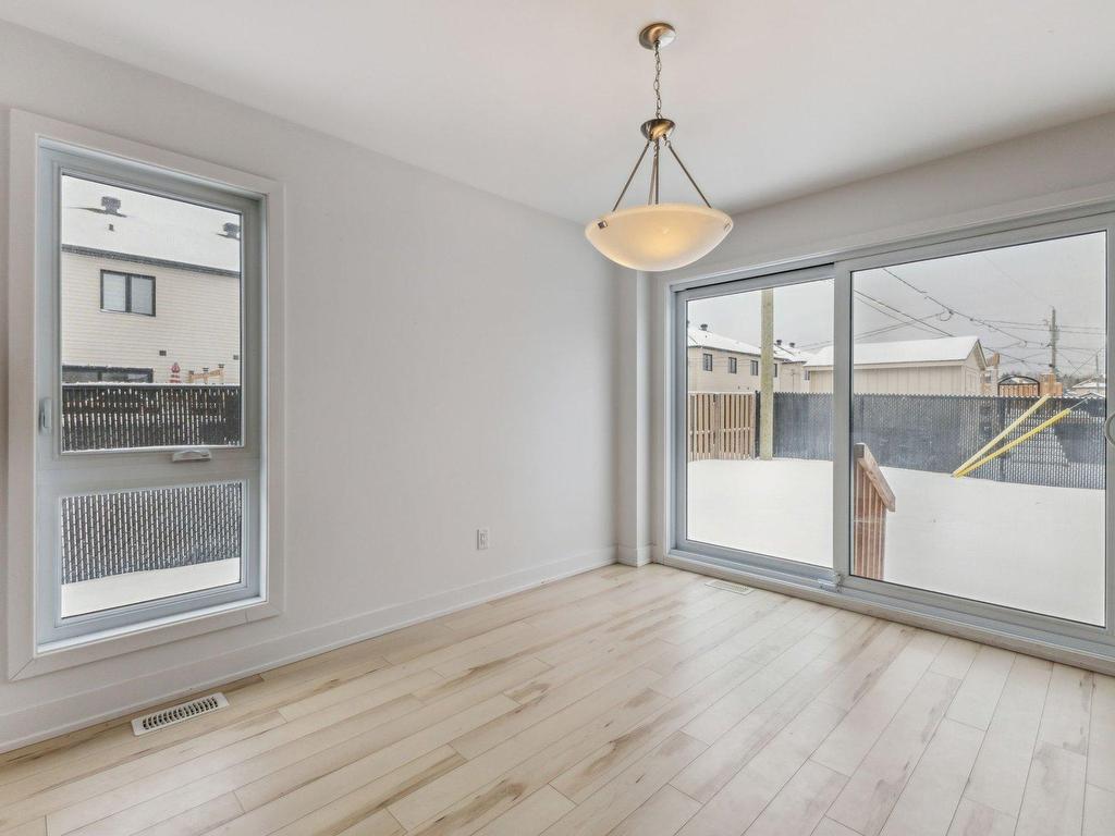 









217


Rue du Petit-Village

,
Gatineau (Masson-Angers),




QC
J8M1Z6

