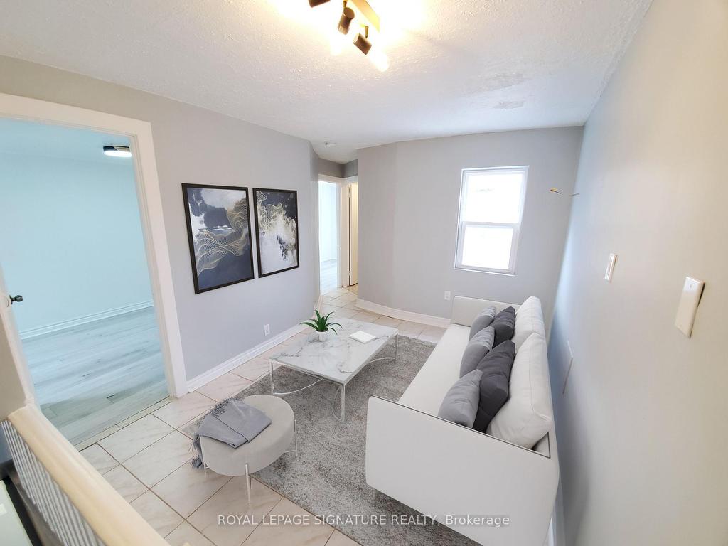 









418


Margueretta

Street,
Toronto,




ON
M6H 3S5

