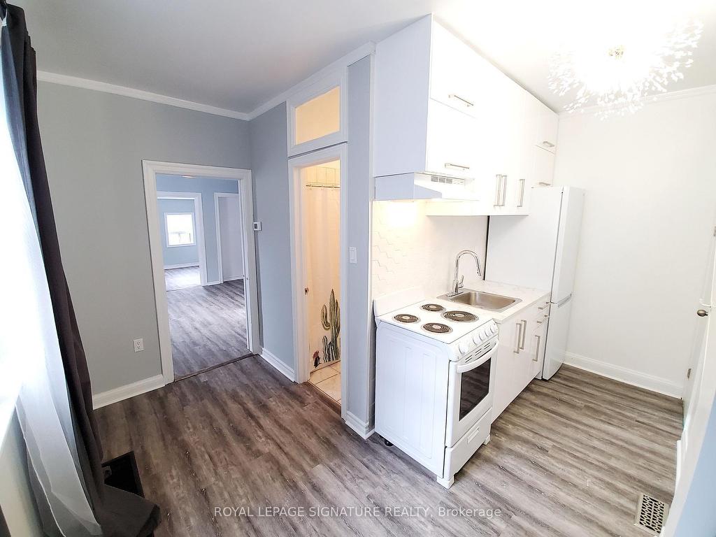









418


Margueretta

Street,
Toronto,




ON
M6H 3S5

